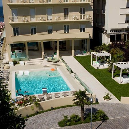 Hotel Beaurivage Cattolica Exterior photo