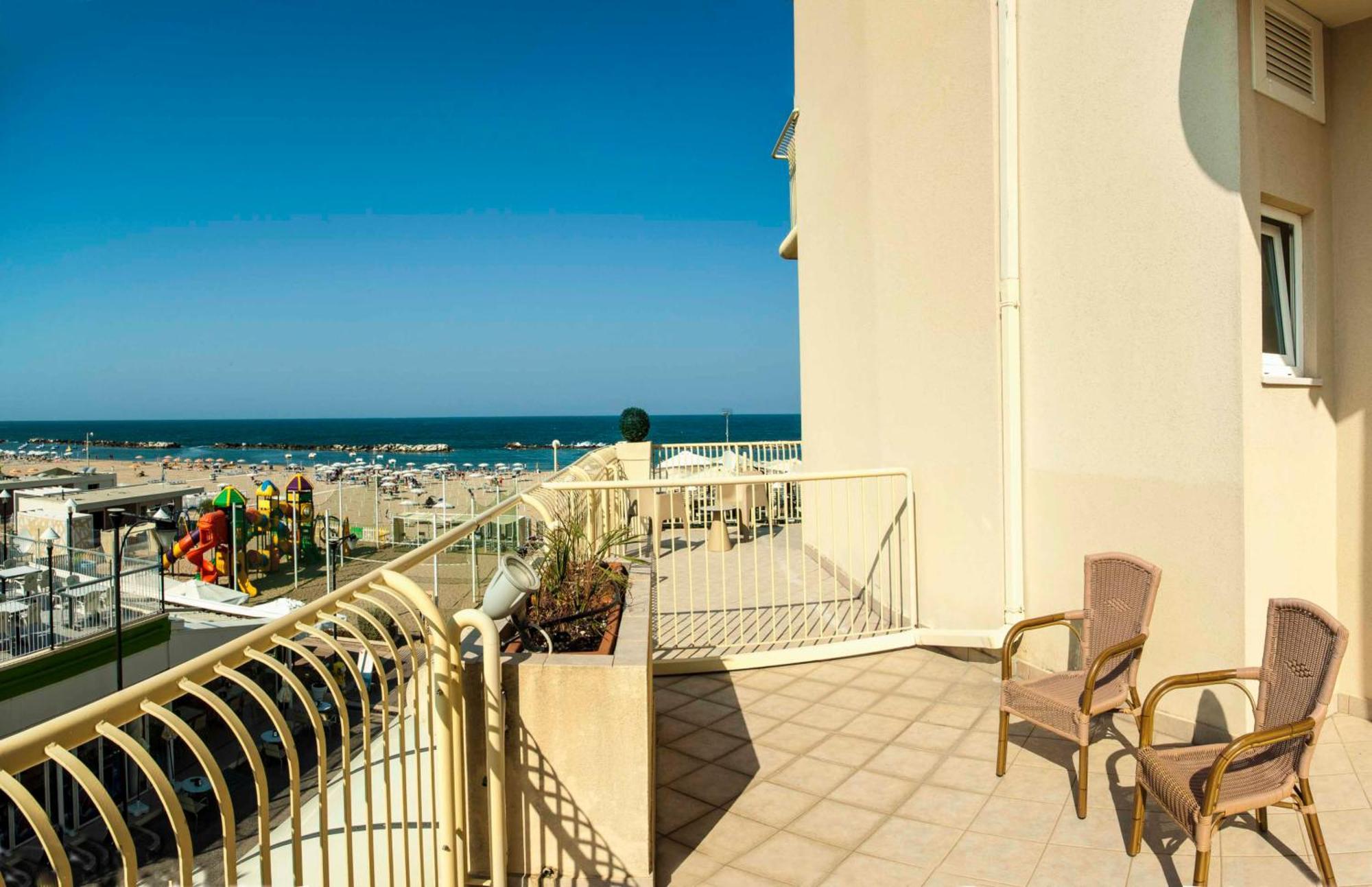 Hotel Beaurivage Cattolica Exterior photo